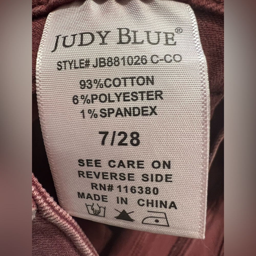 Judy Blue Burgundy High Rise Cuffed Jeans size 7/28 - Picture 10 of 13